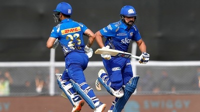 IPL 2022, MI predicted XI vs CSK: Rohit Sharma and Ishan Kishan take a single, (IPL) IPL 2022, MI predicted XI vs CSK: Rohit Sharma and Ishan Kishan take a single, (IPL)