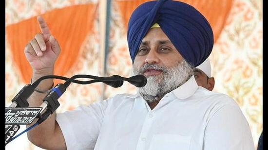 Shiromani Akali Dal (SAD) president Sukhbir Singh Badal on Wednesday asked Aam Aadmi Party (AAP) national convener Arvind Kejriwal not to play politics on the sensitive issue of Sutlej Yamuna Link (SYL) canal.