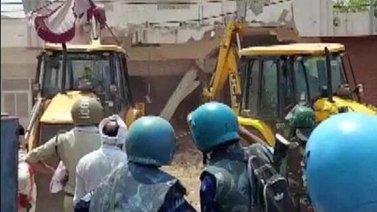 The Madhya Pradesh high court ruled that individuals who were affected by the demolition can seek remedy but a lawyer, who had no connection with them, could not raise the issue as a public interest litigation