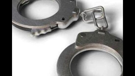 The Daba police arrested two persons with drugs at Tibba Chowk in Lohara, Ludhiana. (HT FILE)