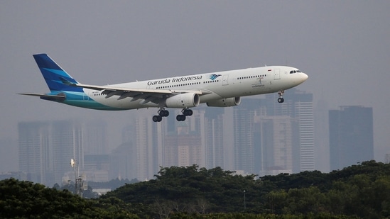 Indonesia allows airlines to raise economy class fares as fuel prices soar.&nbsp;(REUTERS/Beawiharta/File Photo)