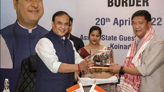 Assam chief minister Himanta Biswa Sarma and his Arunachal Pradesh counterpart Pema Khandu held the second official meeting on the border issue in Guwahati on Wednesday. (PTI) Assam chief minister Himanta Biswa Sarma and his Arunachal Pradesh counterpart Pema Khandu held the second official meeting on the border issue in Guwahati on Wednesday. (PTI)