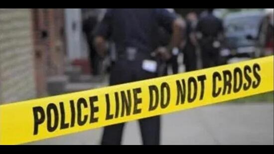 Six persons were injured after a car rammed into a bus at Kasara Ghat on Tuesday night. One of the six injured in the accident suffered from serious head injuries. (HT FILE PHOTO)