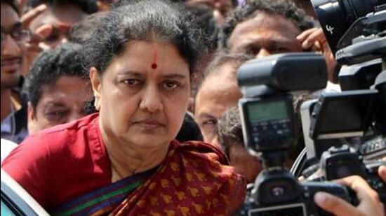 Chennai police have summoned former All India Anna Munnetra Kazhagam (AIADMK) general secretary VK Sasikala for questioning in the 2017 Kodanad heist and murder case (PTI)