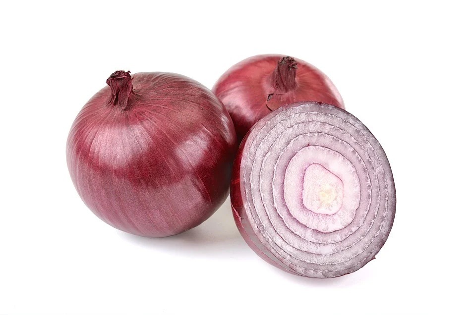 A storehouse of plant-based compounds, flavonoids and antioxidants, onions are known to boost bone health, heart health and protect against certain cancers (Pixabay)