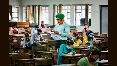 DU students have been demanding online open book examinations (OBE) for the May-June exam season. (Photo:Sanchit Khanna/HT) DU students have been demanding online open book examinations (OBE) for the May-June exam season. (Photo:Sanchit Khanna/HT)