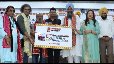 Film director Imtiaz Ali (second from left) and Saurabh Shukla (third from left) at the Chandigarh University Film Festival on Thursday. (HT Photo) Film director Imtiaz Ali (second from left) and Saurabh Shukla (third from left) at the Chandigarh University Film Festival on Thursday. (HT Photo)