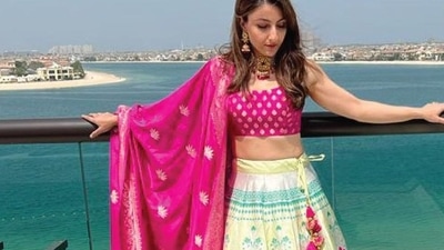 Soha Ali Khan gives ethnic a poetic twist in ₹1 lakh sensuous Banarasi lehenga (Instagram/sakpataudi) Soha Ali Khan gives ethnic a poetic twist in ₹1 lakh sensuous Banarasi lehenga (Instagram/sakpataudi)
