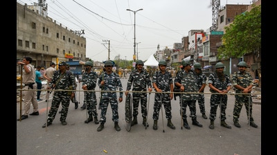 Security personnel in Jahangirpuri, on Thursday, April 21, 2022. (Amal KS/HT) Security personnel in Jahangirpuri, on Thursday, April 21, 2022. (Amal KS/HT)