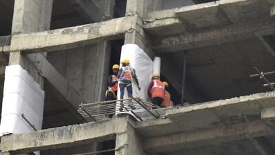 Noida, India-April 21, 2022: Edifice Engineering has started covering the blast floors in the twin towers that will be demolished soon with white cloth sheets. There are about 10 floors where all the columns will be demolished during the blast that are being covered, in Noida, India, on Thursday, April 21, 2022. (Photo by Sunil Ghosh / Hindustan Times) To go with Snehil’s story Noida, India-April 21, 2022: Edifice Engineering has started covering the blast floors in the twin towers that will be demolished soon with white cloth sheets. There are about 10 floors where all the columns will be demolished during the blast that are being covered, in Noida, India, on Thursday, April 21, 2022. (Photo by Sunil Ghosh / Hindustan Times) To go with Snehil’s story