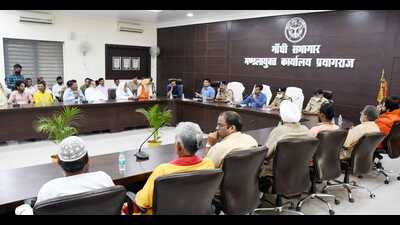 A meeting with religious leaders underway at Gandhi Auditorium, in Prayagraj, on Thursday. (HT Photo) A meeting with religious leaders underway at Gandhi Auditorium, in Prayagraj, on Thursday. (HT Photo)