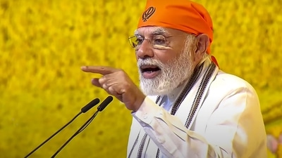 Prime Minister Narendra Modi during the 400th Parkash Purab celebrations of Guru Tegh Bahadur at Red Fort.&nbsp; (PTI)