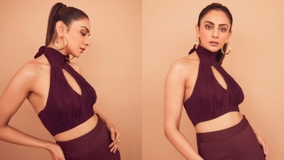Rakul Preet Singh is 'wild and free' in ultra-sultry wine crop top and pencil skirt worth ₹7k: See pics inside Rakul Preet Singh is 'wild and free' in ultra-sultry wine crop top and pencil skirt worth ₹7k: See pics inside