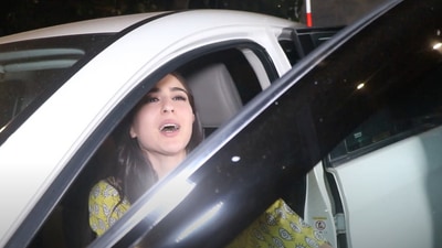 Sara Ali Khan was upset after someone pushed her while taking pictures. Sara Ali Khan was upset after someone pushed her while taking pictures.