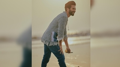 Shahid teamed the knit jacket with acid-washed and straight-fit blue denim jeans. He chose black combat boots with lace-up details, tinted sunglasses, and a sleek chain to complete his outfit for the Jersey screening event. In the end, Shahid went for a side-swept hairdo and groomed beard to round it all off. (Instagram/@shahidkapoor) Shahid teamed the knit jacket with acid-washed and straight-fit blue denim jeans. He chose black combat boots with lace-up details, tinted sunglasses, and a sleek chain to complete his outfit for the Jersey screening event. In the end, Shahid went for a side-swept hairdo and groomed beard to round it all off. (Instagram/@shahidkapoor)