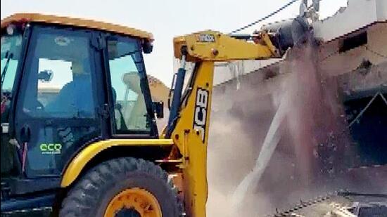 Khargone administration has decided to demolish the properties of stone pelters during the Ram Navami procession. (ANI)