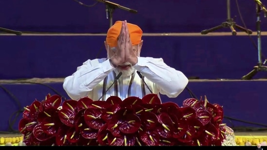 Prime Minister Narendra Modi during the 400th Parkash Purab celebrations of Guru Tegh Bahadur at Red Fort.&nbsp;(PTI)