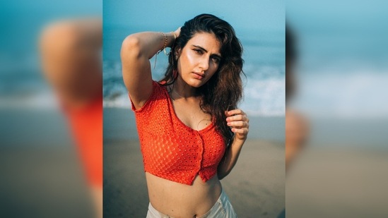 Fatima Sana Shaikh lets the breeze take over her hair as she guided them with her hands, pushing them away from her face.(Instagram/@lakshetamodgil)