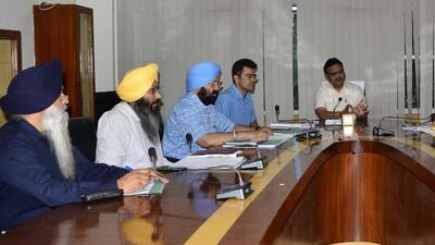 Ludhiana MC commissioner Pardeep Sabharwal conducting a meeting with consultant company officials on solid waste management at Zone D office. (Harvinder Singh/HT) Ludhiana MC commissioner Pardeep Sabharwal conducting a meeting with consultant company officials on solid waste management at Zone D office. (Harvinder Singh/HT)