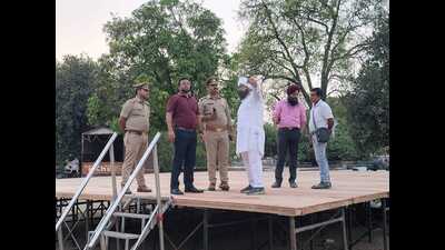 Police officials inspecting the stage and other preparations for the mega carnival at MotiMahal Lawns, in Lucknow, on Friday. (HT Photo)