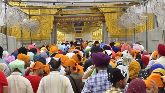 Fireworks illuminate Golden Temple on the occasion of Guru Tegh Bahadur ...