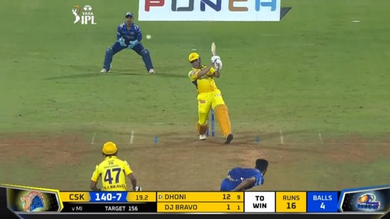 MS Dhoni hit Jaydev Unadkat for 16 runs in the last 4 balls win it for CSK(Screengrab/IPL)