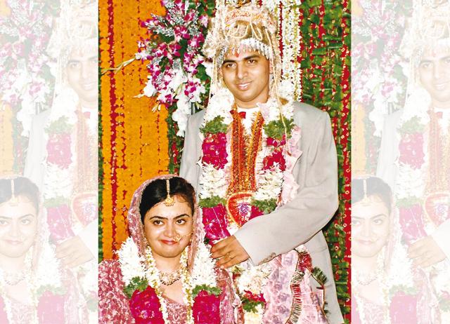 With wife Sonal at their wedding on October 7, 2002, at the Taj Ambassador, Delhi With wife Sonal at their wedding on October 7, 2002, at the Taj Ambassador, Delhi