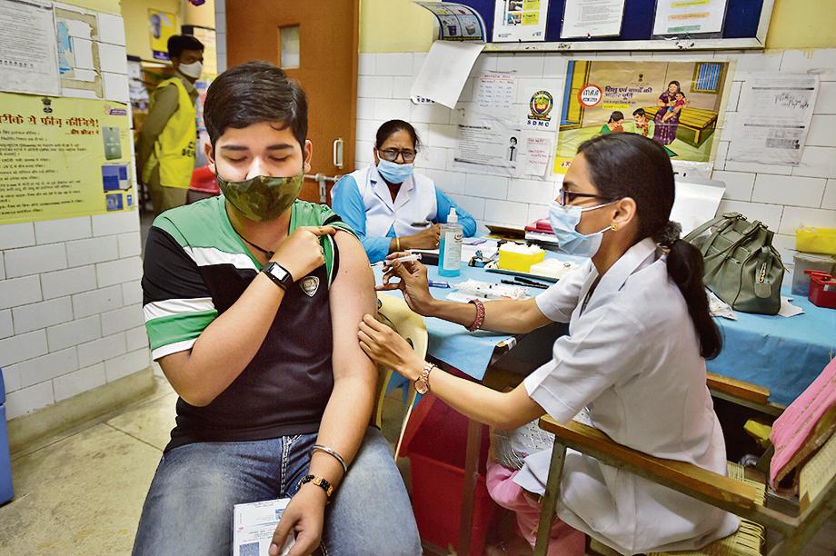  A child in the age group of 12-15 years receives a dose of the Covid-19 vaccine during a vaccination drive at the Daryaganj government dispensary in New Delhi, India, on Thursday, April 21, 2022. (Photo by Raj K Raj/Hindustan Times) A child in the age group of 12-15 years receives a dose of the Covid-19 vaccine during a vaccination drive at the Daryaganj government dispensary in New Delhi, India, on Thursday, April 21, 2022. (Photo by Raj K Raj/Hindustan Times)