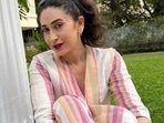 Karisma Kapoor rekindles our crush with sultry summer vibes in  <span class='webrupee'>₹</span>16k tunic set&nbsp;