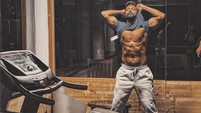 Vicky Kaushal showing off his bod at the gym. Vicky Kaushal showing off his bod at the gym.