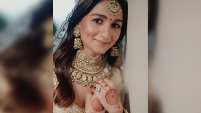 Alia Bhatt's sister-in-law, Riddhima Kapoor commented on her post saying, "my most beautiful girl" while Aditi Rao Hydari wrote, "so so so beautiful." (Instagram/@aliaabhatt) Alia Bhatt's sister-in-law, Riddhima Kapoor commented on her post saying, "my most beautiful girl" while Aditi Rao Hydari wrote, "so so so beautiful." (Instagram/@aliaabhatt)