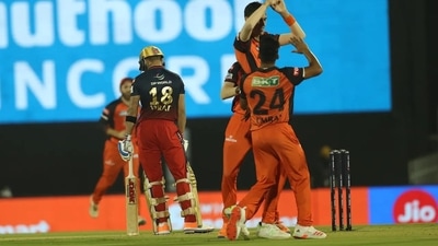 Kohli fell off the very next ball after the Du Plessis, thus falling to his second golden duck of the season. (BCCI) Kohli fell off the very next ball after the Du Plessis, thus falling to his second golden duck of the season. (BCCI)