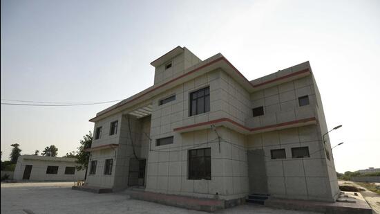 A community centre at Begumpur Khataula in Gurugram. (Parveen Kumar/HT photo) A community centre at Begumpur Khataula in Gurugram. (Parveen Kumar/HT photo)