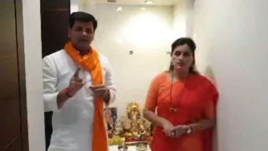 Maharashtra MLA Ravi Rana and his wife, independent MP Navneet Kaur(@ANI)