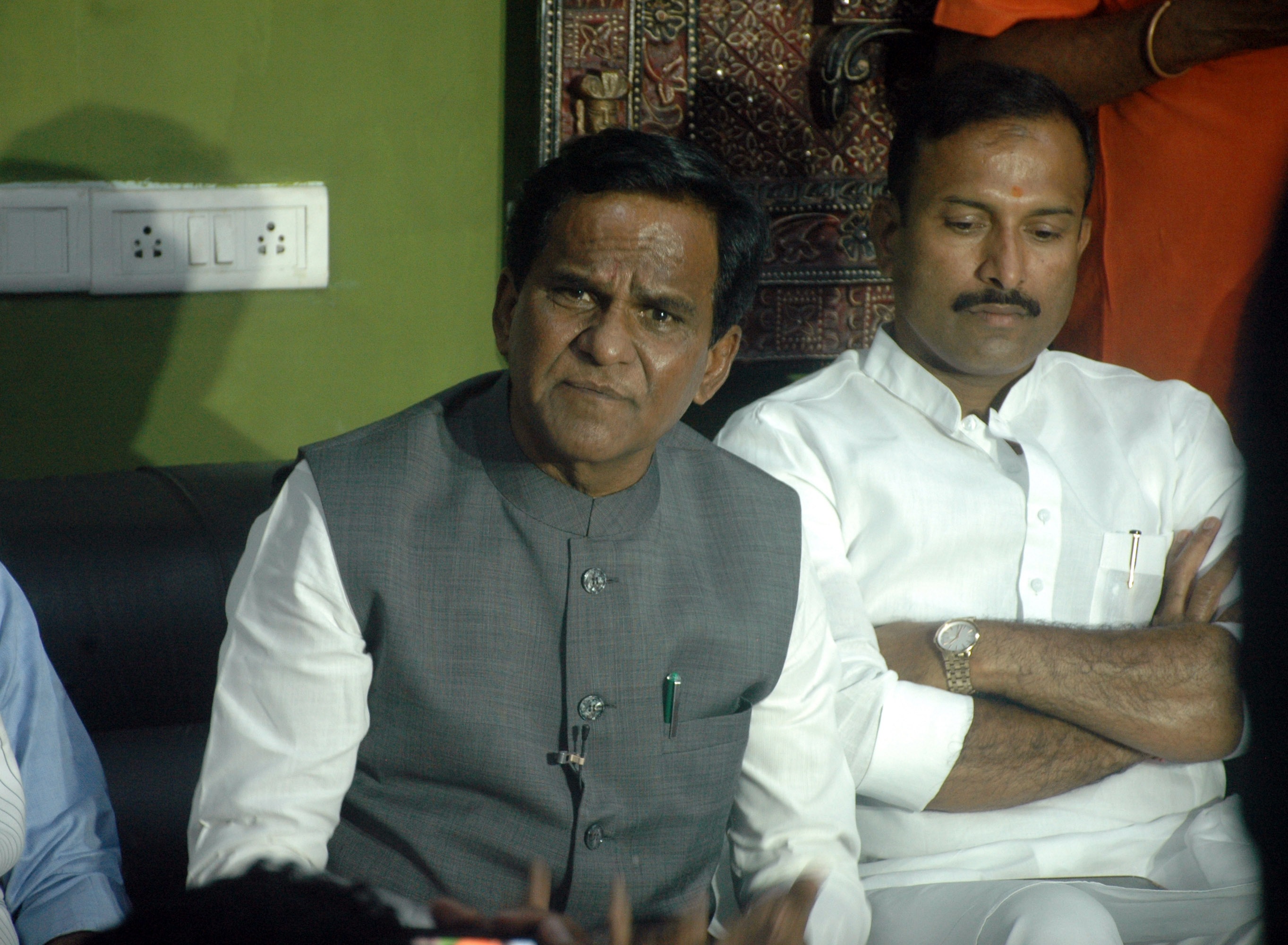 Union minister Raosaheb Danve spoke with media persons at Railway guest house on Saturday. (HT PHOTO)