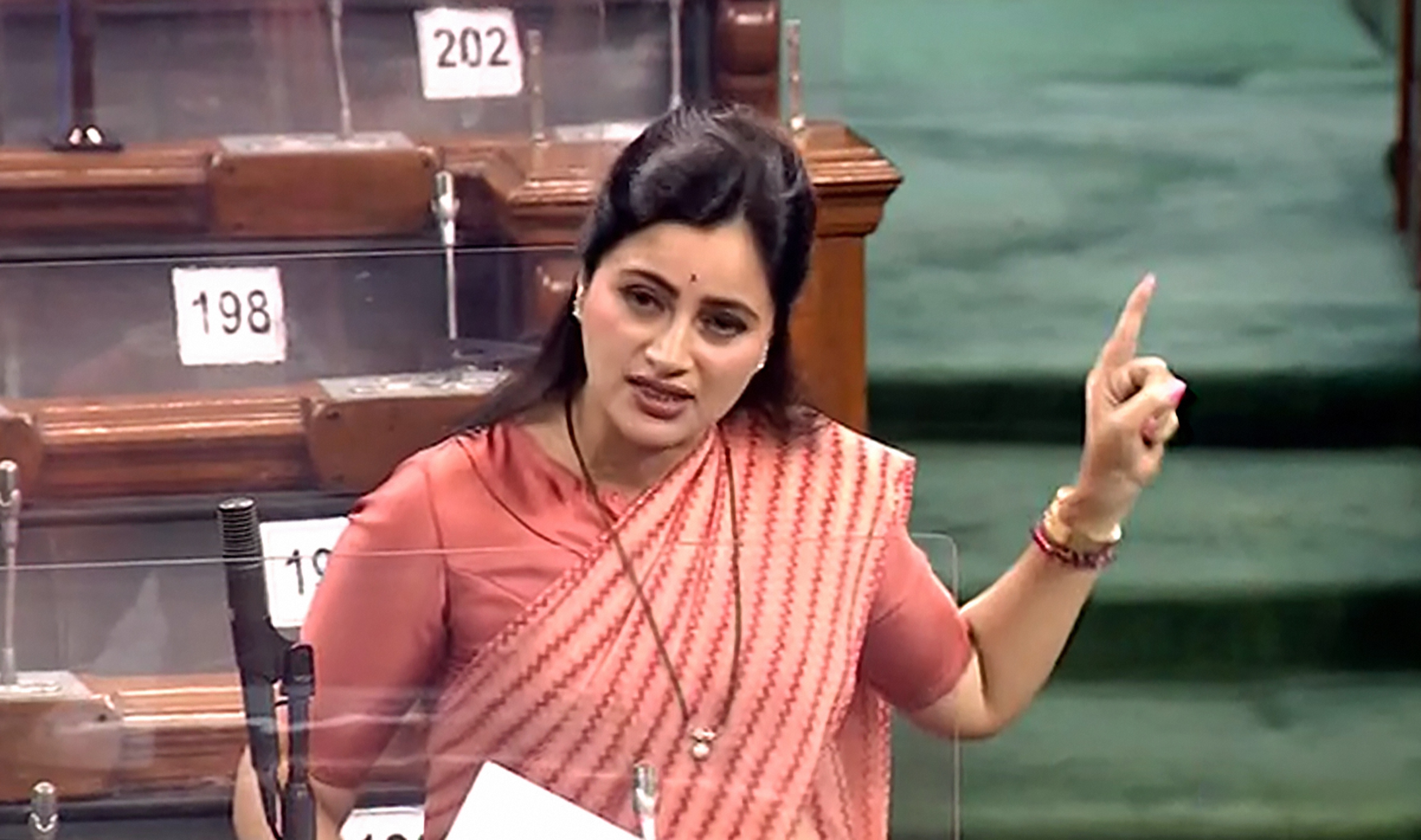 Calling the Shiv Sena a party of goons, Navneet Rana also said that chief minister Uddhav Thackeray only knew how to file offences against people and put them behind bars.(PTI file photo)