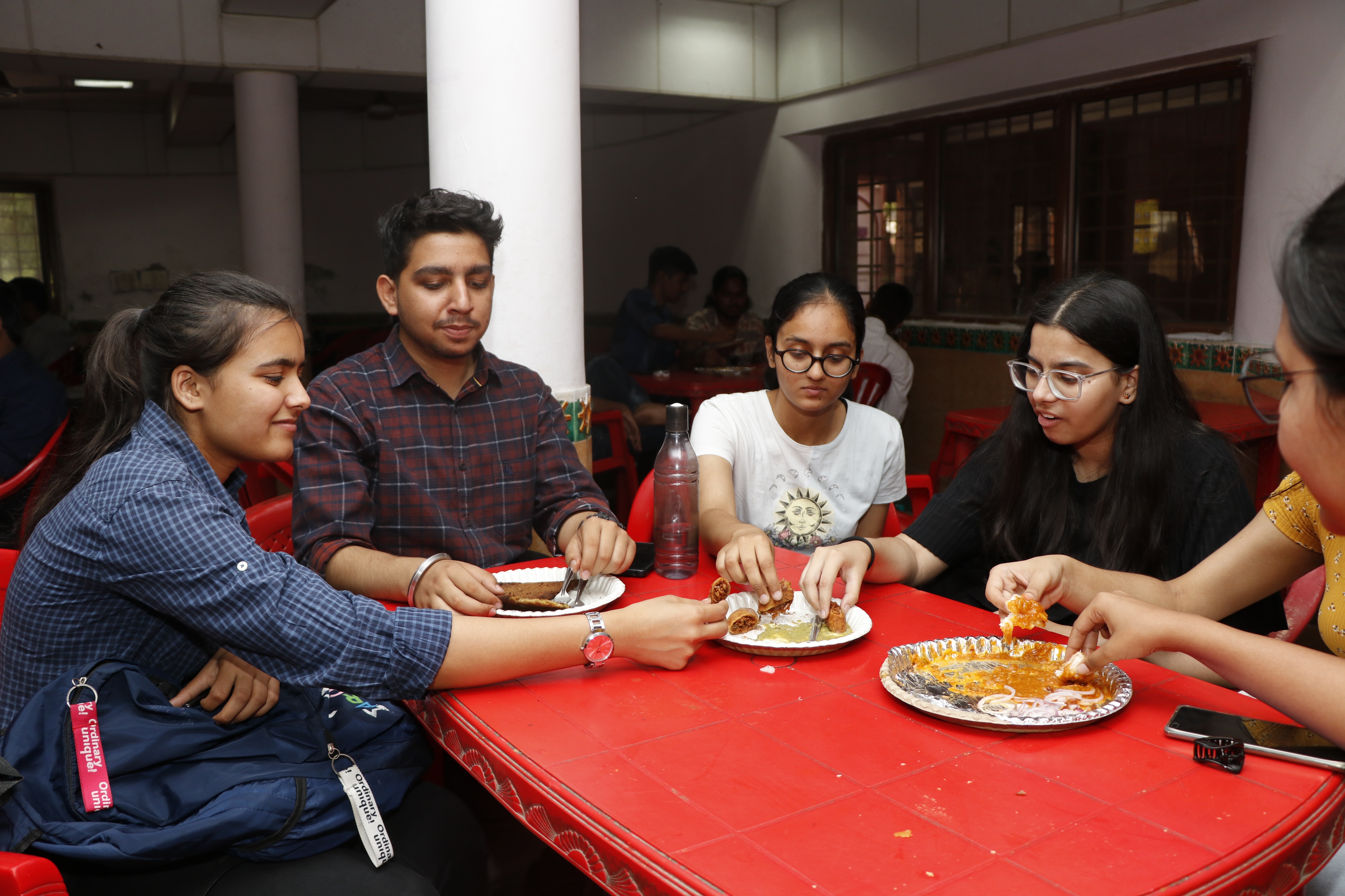 D School’s canteen offers the best setting for friendly discussions along with great food. (Dhruv Sethi/HT)