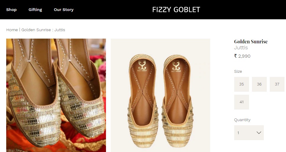 Karisma Kapoor's juttis from Fizzy Goblet&nbsp;(fizzygoblet.com)