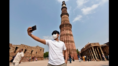 Qutub Minar is one of the most-loved monuments of young shutterbugs and history enthusiasts. (Photo: Sanjeev Verma/HT) Qutub Minar is one of the most-loved monuments of young shutterbugs and history enthusiasts. (Photo: Sanjeev Verma/HT)