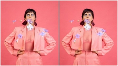 Kirti’s fashion diaries are drool-worthy. A few days back, Kirti picked a pink formal co-ord set and looked absolutely gorgeous. (Instagram/@iamkirtikulhari)