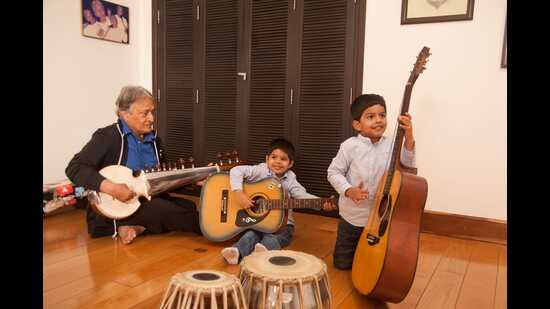 Ustad Amjad Ali Khan with Abeer and Zohaan