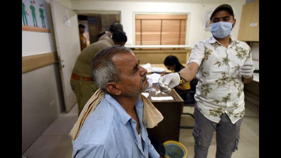 The state also directed all local authorities to speed up vaccination of the eligible population on priority, including booster doses for those eligible. (Sunil Ghosh /HT PHOTO)
