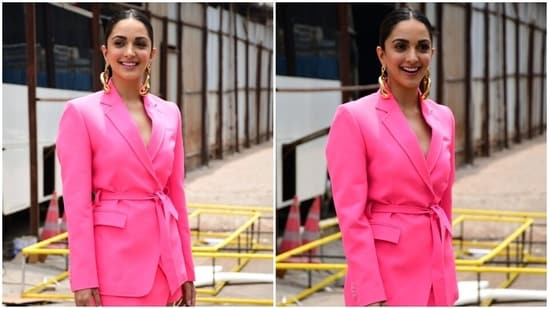 For the glam picks, Kiara chose a centre-parted sleek hairdo, glossy pink lip shade, subtle shimmery eye shadow, glowing skin, mascara on the lashes, blushed cheeks, on-fleek eyebrows and beaming highlighter.(HT Photo/Varinder Chawla)
