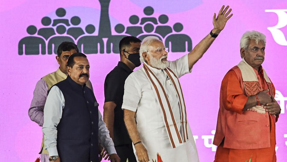 Prime Minister Narendra Modi was in Palli village in Samba district on Sunday for Panchayati Raj Day celebrations. Lt Governor of J&K Manoj Sinha is also seen in the picture. (PTI) Prime Minister Narendra Modi was in Palli village in Samba district on Sunday for Panchayati Raj Day celebrations. Lt Governor of J&K Manoj Sinha is also seen in the picture. (PTI)