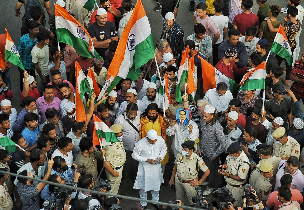 The participants of the Tiranga Yatra also waved the national flag and displayed a photograph of BR Ambedkar. (Raj K Raj/HT Photo) The participants of the Tiranga Yatra also waved the national flag and displayed a photograph of BR Ambedkar. (Raj K Raj/HT Photo)