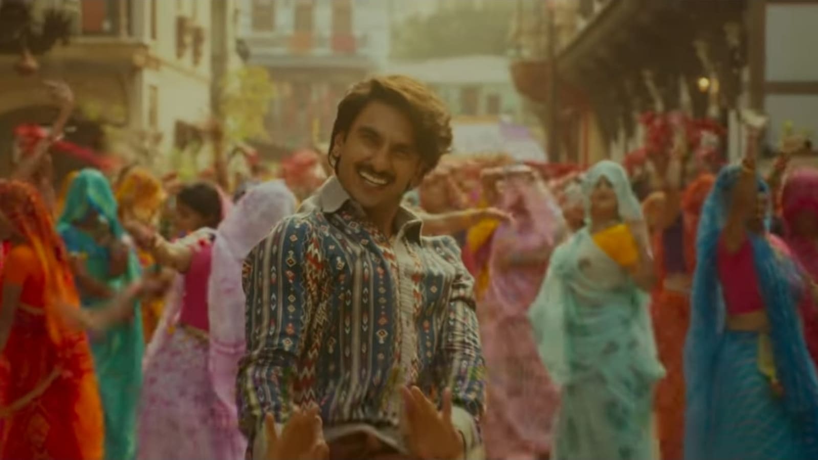 Jayeshbhai Jordaar song Firecracker: Ranveer Singh busts out desi dance moves