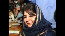 Former J&K chief minister Mehbooba Mufti says that the Supreme Court’s orders were flouted and the livelihoods of several Muslims were razed to the ground during the demolition drive in Delhi’s Jahangirpuri. (Sonu Mehta/HT PHOTO)