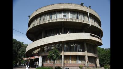 Panjab University senate will take up four agenda items for consideration in it April 26 meeting. (HT File)