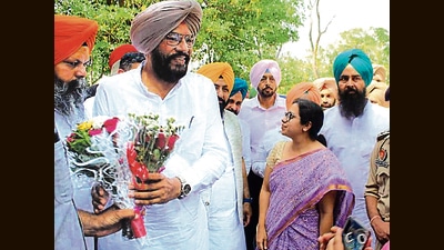 In his congratulatory address to the award winning PRIs, rural development and panchayat minister Kuldeep Dhaliwal asked all the panchayats to utilise the government grants in a fair and transparent manner without any discrimination. (HT File Photo) In his congratulatory address to the award winning PRIs, rural development and panchayat minister Kuldeep Dhaliwal asked all the panchayats to utilise the government grants in a fair and transparent manner without any discrimination. (HT File Photo)