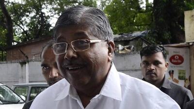 BJP state unit president Chandrakant Patil on Monday visited the Nal Stop chowk and instructed the Maha-Metro and Pune Municipal Corporation (PMC) officials to solve the traffic congestion in the area. (HT FILE PHOTO)